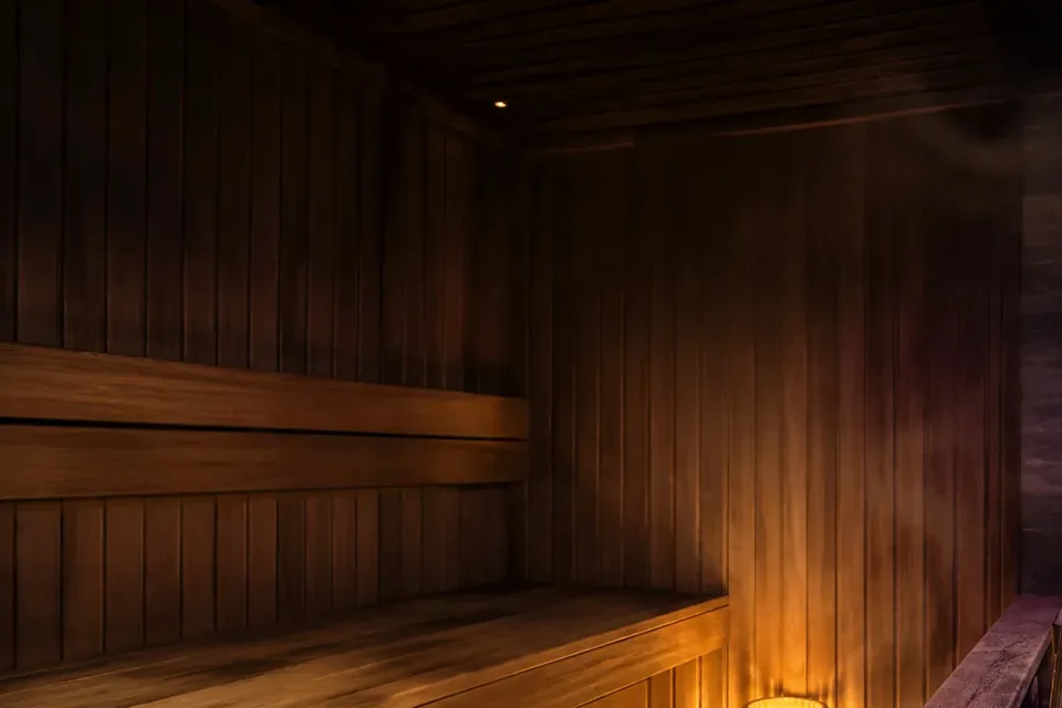 Elena Masaj Salonu, Başakşehir — sauna sedir bölümü